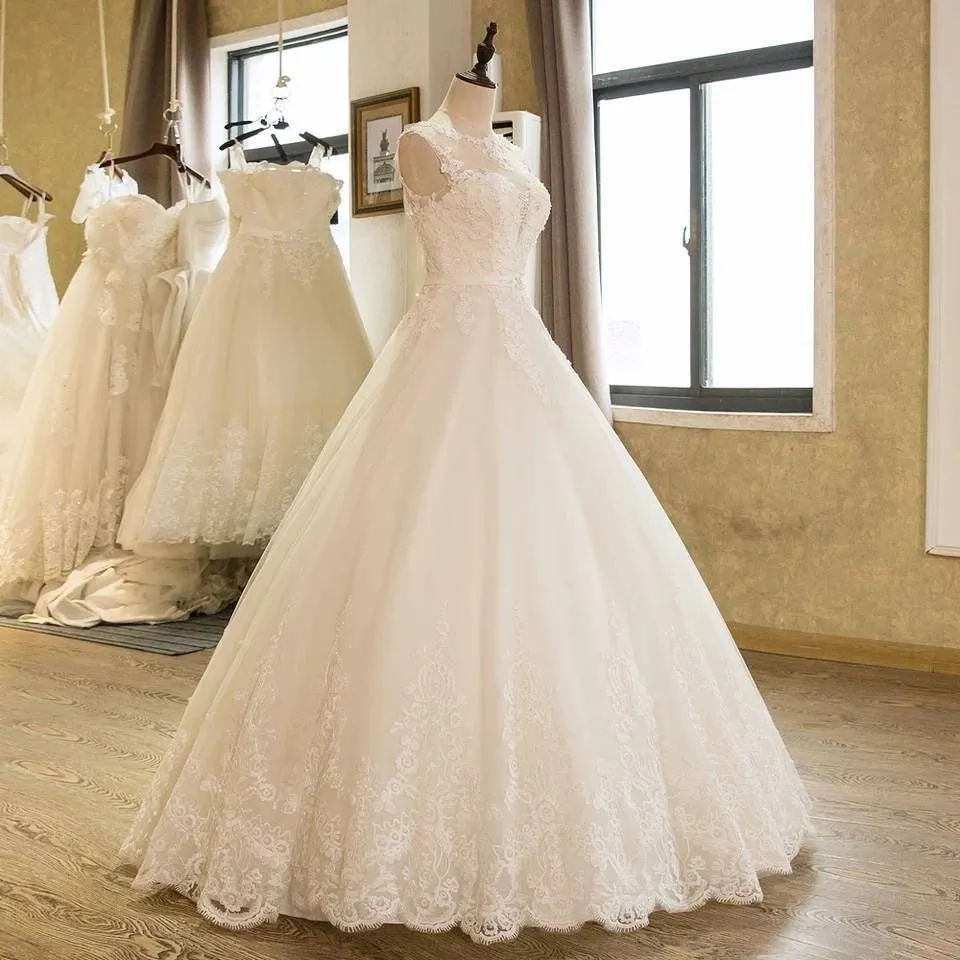 Affordable A-line wedding gown - Beautiful Lace and beadwork