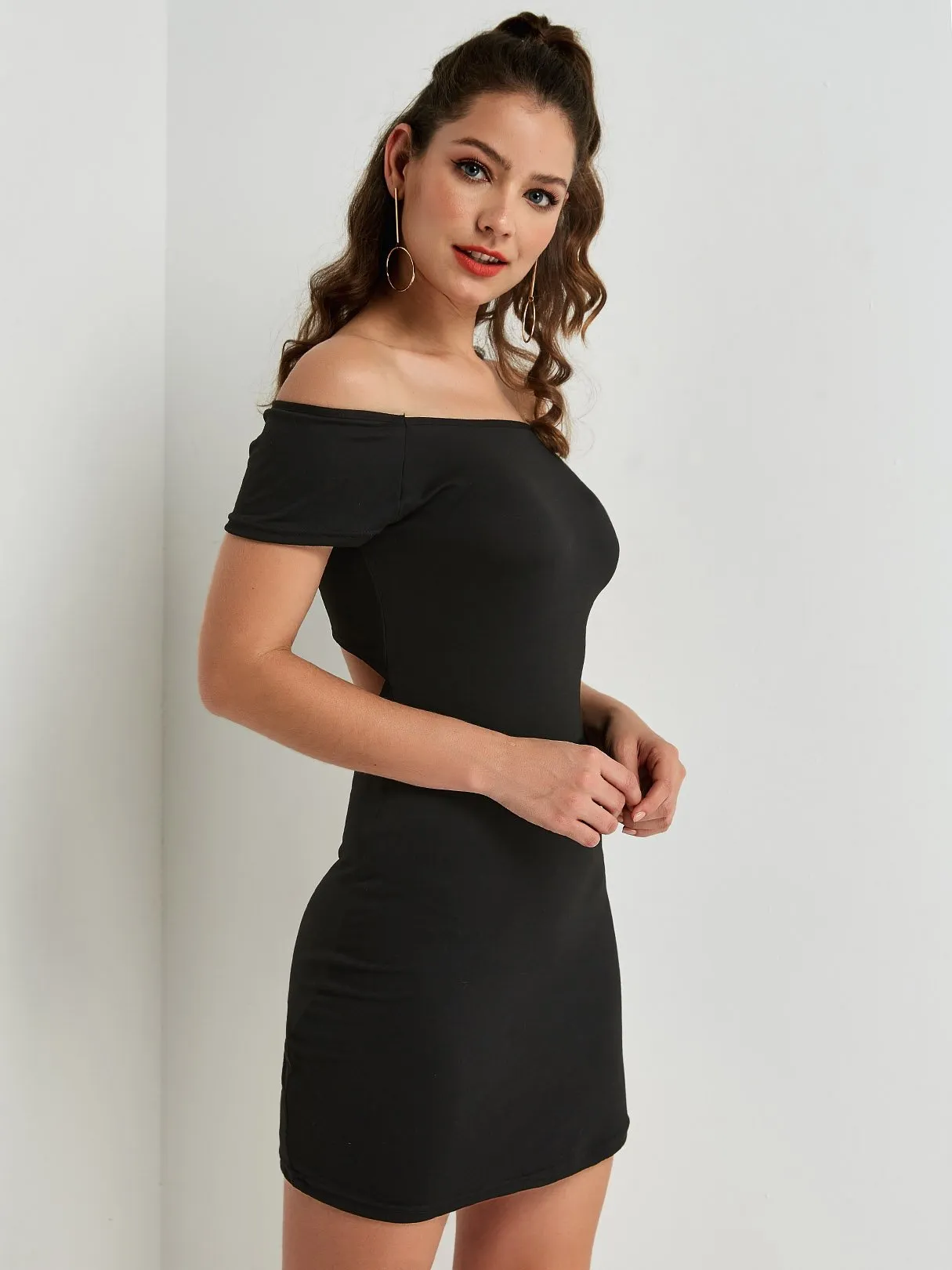 Wholesale Black Off The Shoulder Short Sleeve Plain Backless Cut Out Dresses